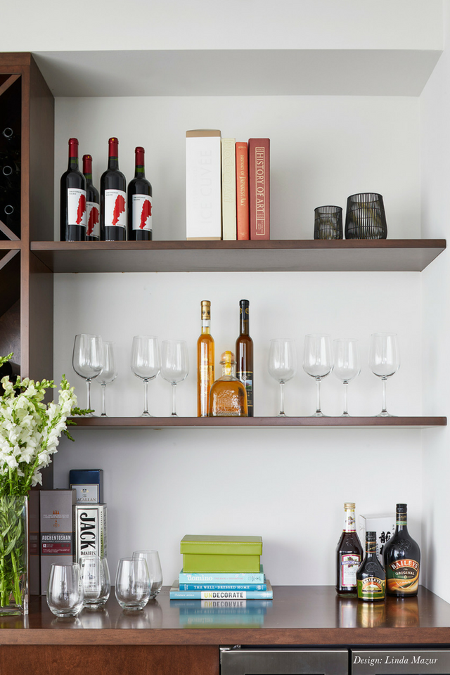 Diningroom Shelves